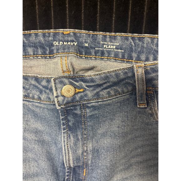 Old Navy Women’s Flare Jeans Size 16 Extra High Rise Stretch 30” - Picture 3 of 3